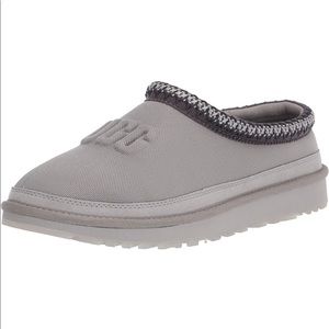 UGG Tasman Molded Logo